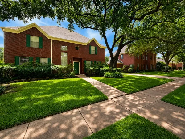 $485,000 | 11807 Mighty Redwood Drive, Houston, TX 77059