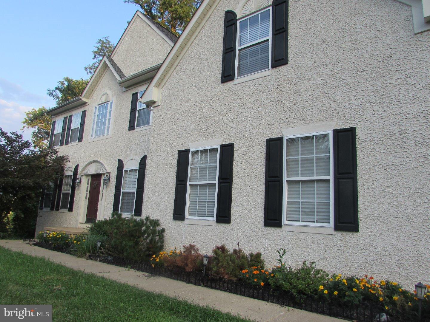 677 Lenni Road Aston, PA 19014 - Photo 2 of 25 Exterior Front