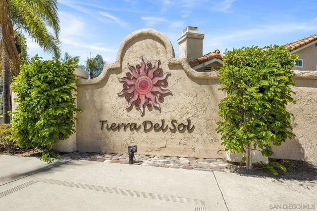 $989,000 | 11781 Caminito De Las Missiones, San Diego, CA 92128