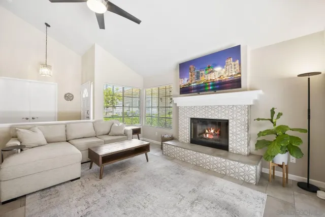 $989,000 | 11781 Caminito De Las Missiones, San Diego, CA 92128