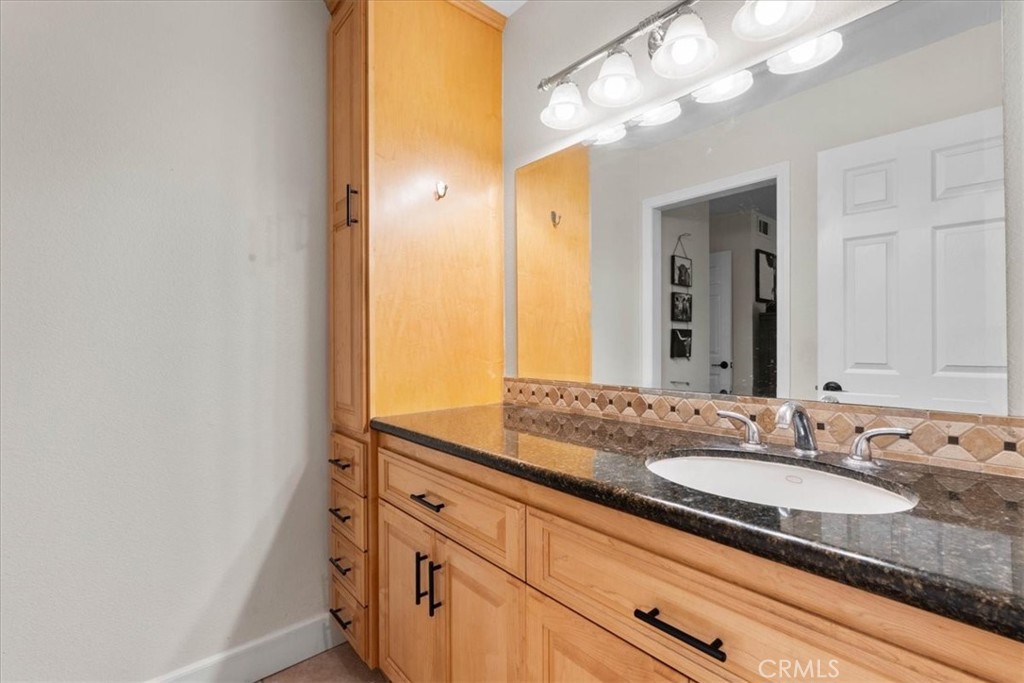 1330 Del Rio Way Ontario, CA 91764 - Photo 21 of 32 Primary room bathroom