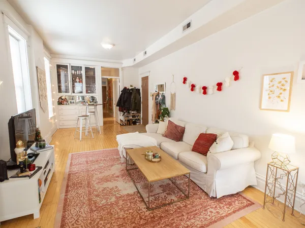 $3,300 | 1138 North Winchester Avenue, Unit 3, Chicago, IL 60622