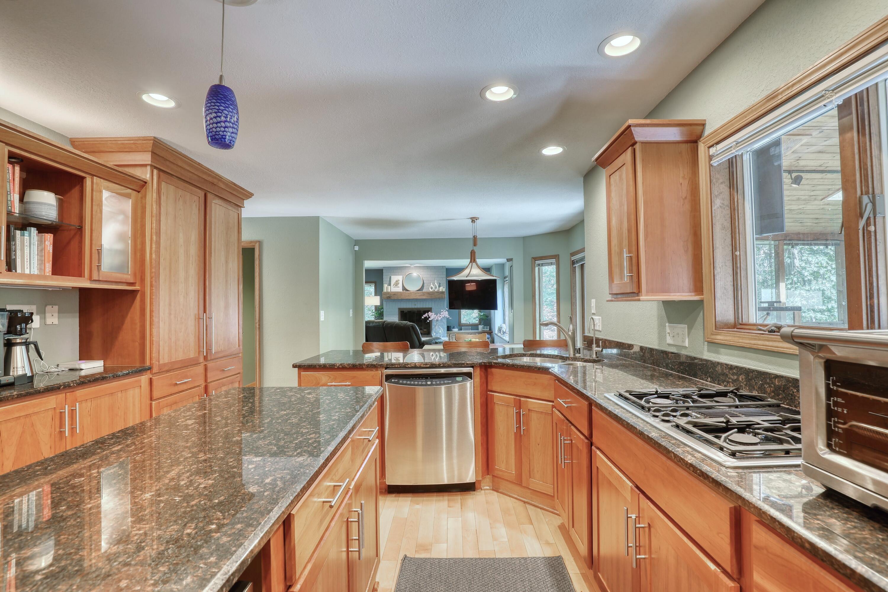 1248 North Lost Woods Road Summit, WI 53066 - Photo 7 of 62 Kitchen
