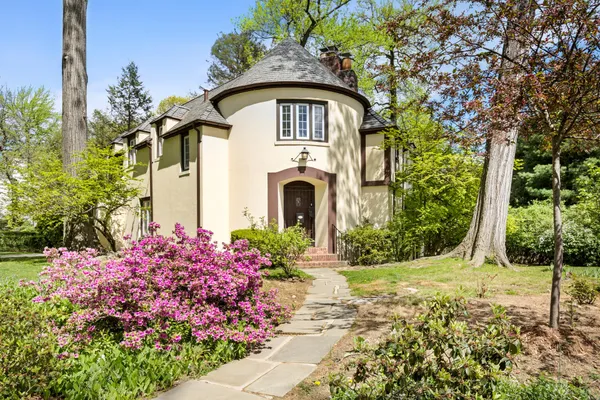 $1,675,000 | 4600 Grosvenor Avenue | Fieldston