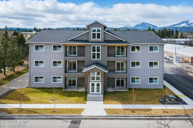 $379,000 | 424 South Olive Avenue, Unit 203, Sandpoint, ID 83864