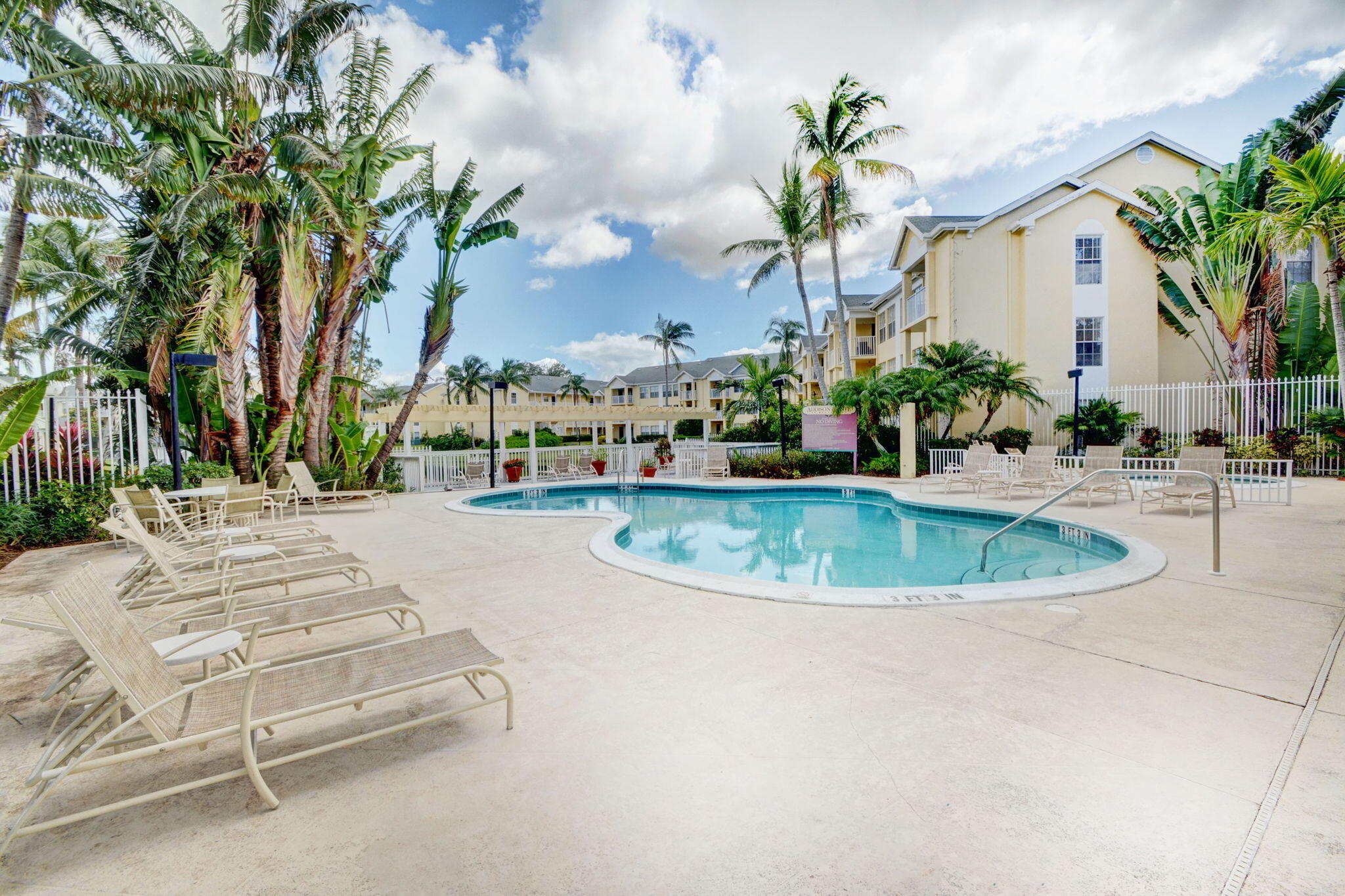 6323 La Costa Drive, Unit M Boca Raton, FL 33433 - Photo 31 of 33 pool area
