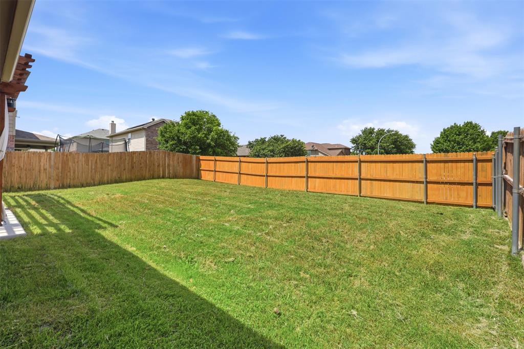 14037 Fontana Road Fort Worth, TX 76262 - Photo 36 of 40