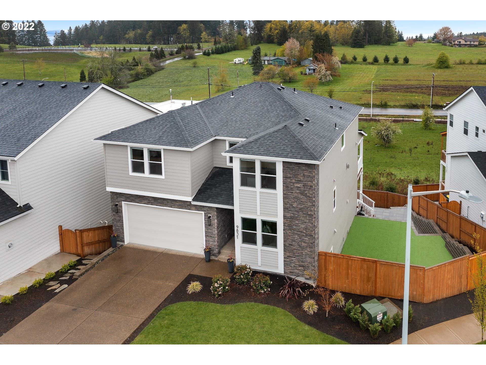 9831 Southwest Ridge Drive Beaverton, OR 97007 - Photo 2 of 32 Gallery Image 2