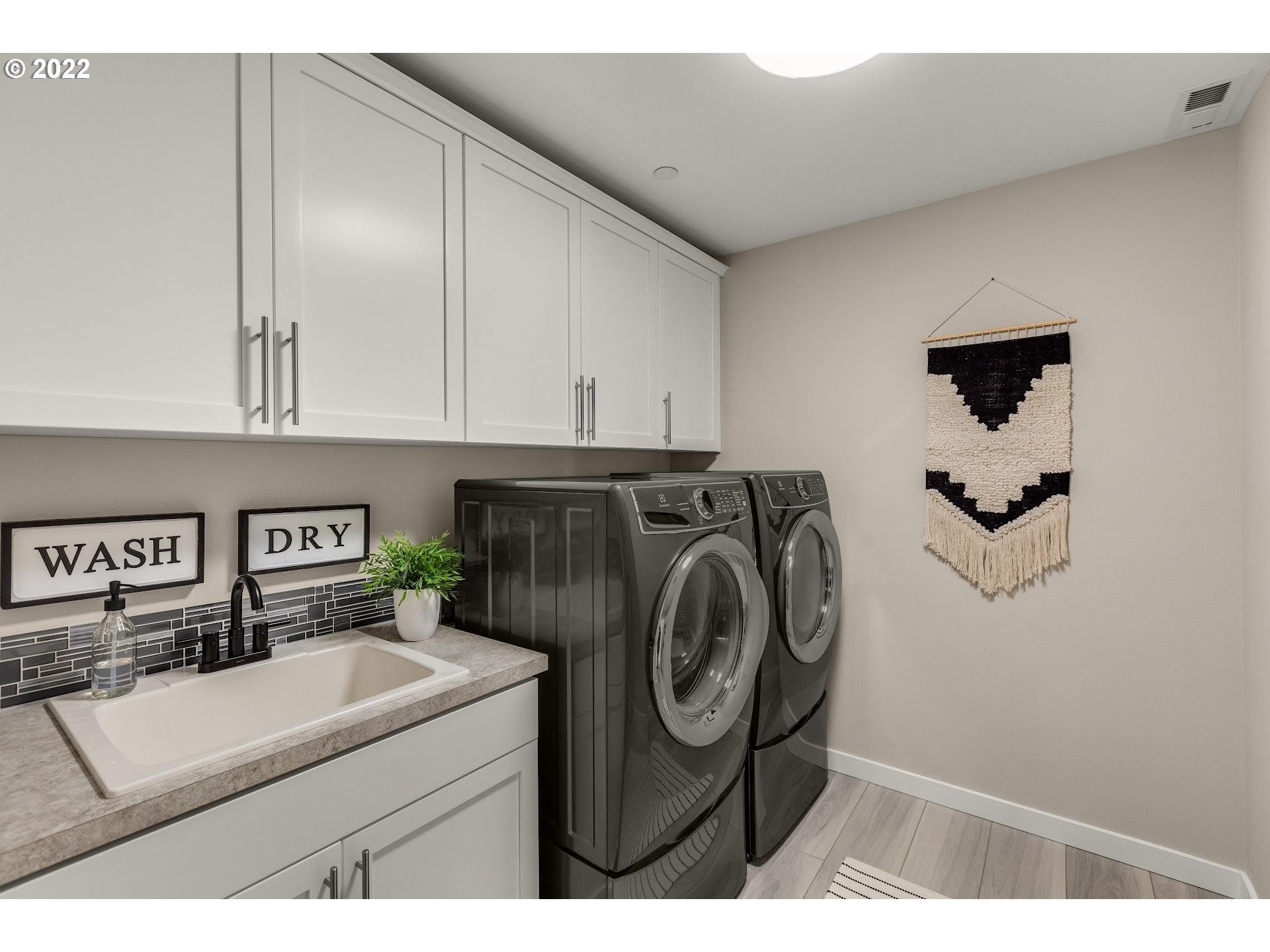 9831 Southwest Ridge Drive Beaverton, OR 97007 - Photo 22 of 32 Laundry