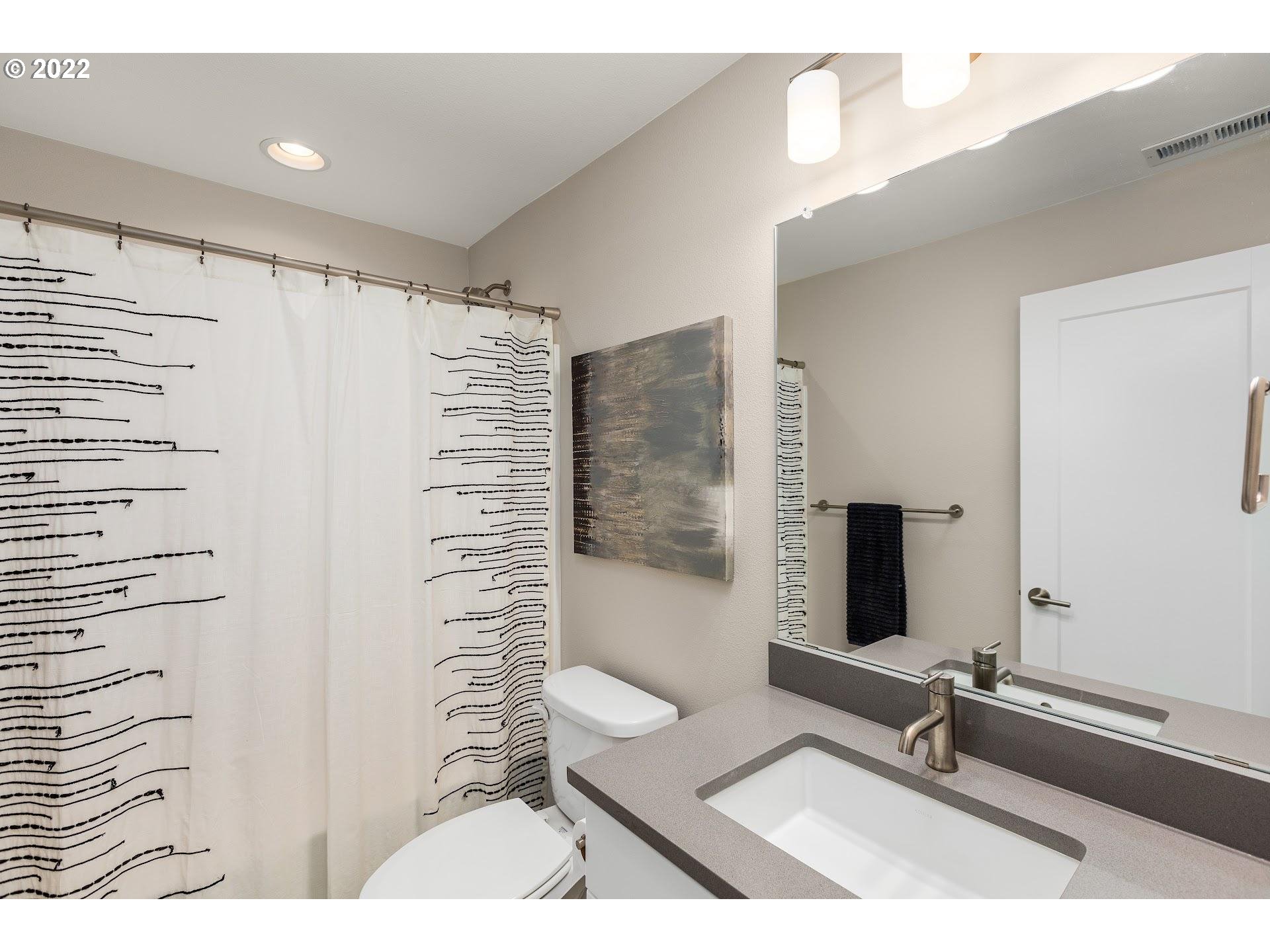 9831 Southwest Ridge Drive Beaverton, OR 97007 - Photo 28 of 32 Bathroom