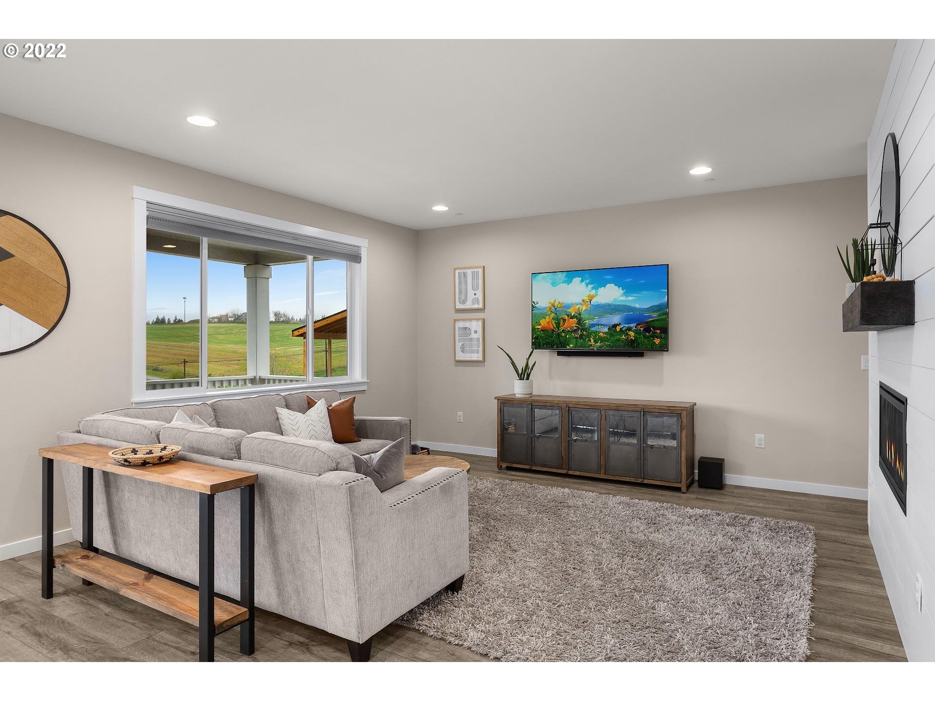 9831 Southwest Ridge Drive Beaverton, OR 97007 - Photo 5 of 32 Family Room