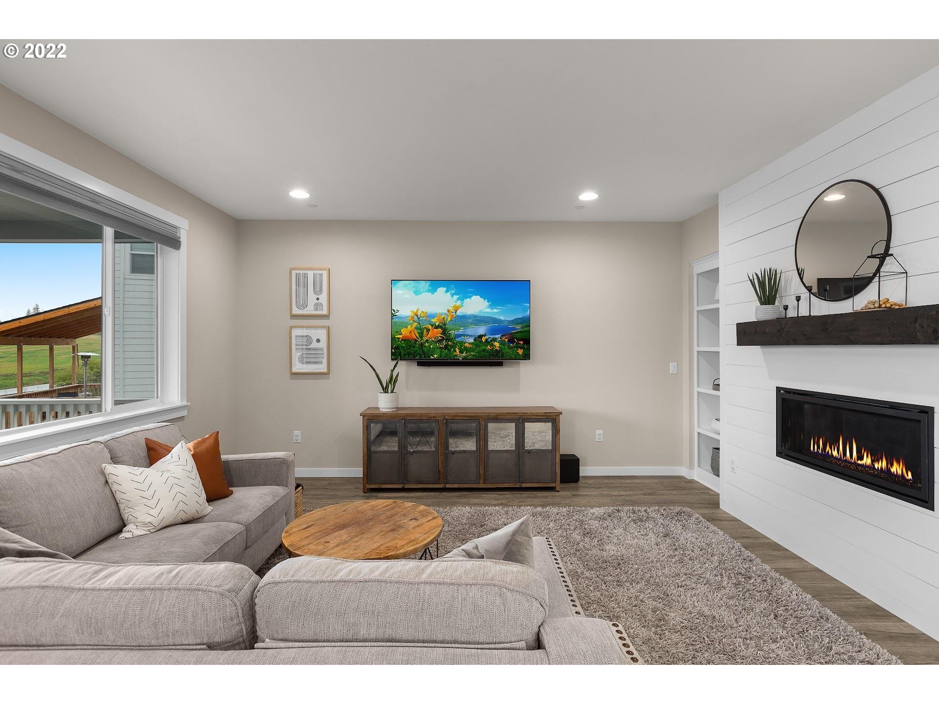 9831 Southwest Ridge Drive Beaverton, OR 97007 - Photo 6 of 32 Family Room
