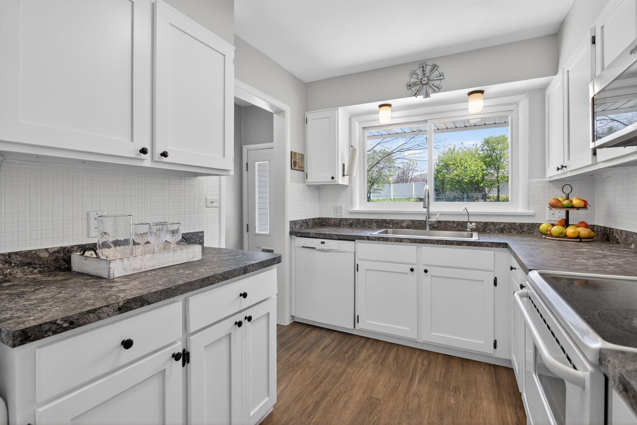 2325 Maple Drive Jackson, MI 49203 - Photo 14 of 50 32-web-or-mls-0N0A5006