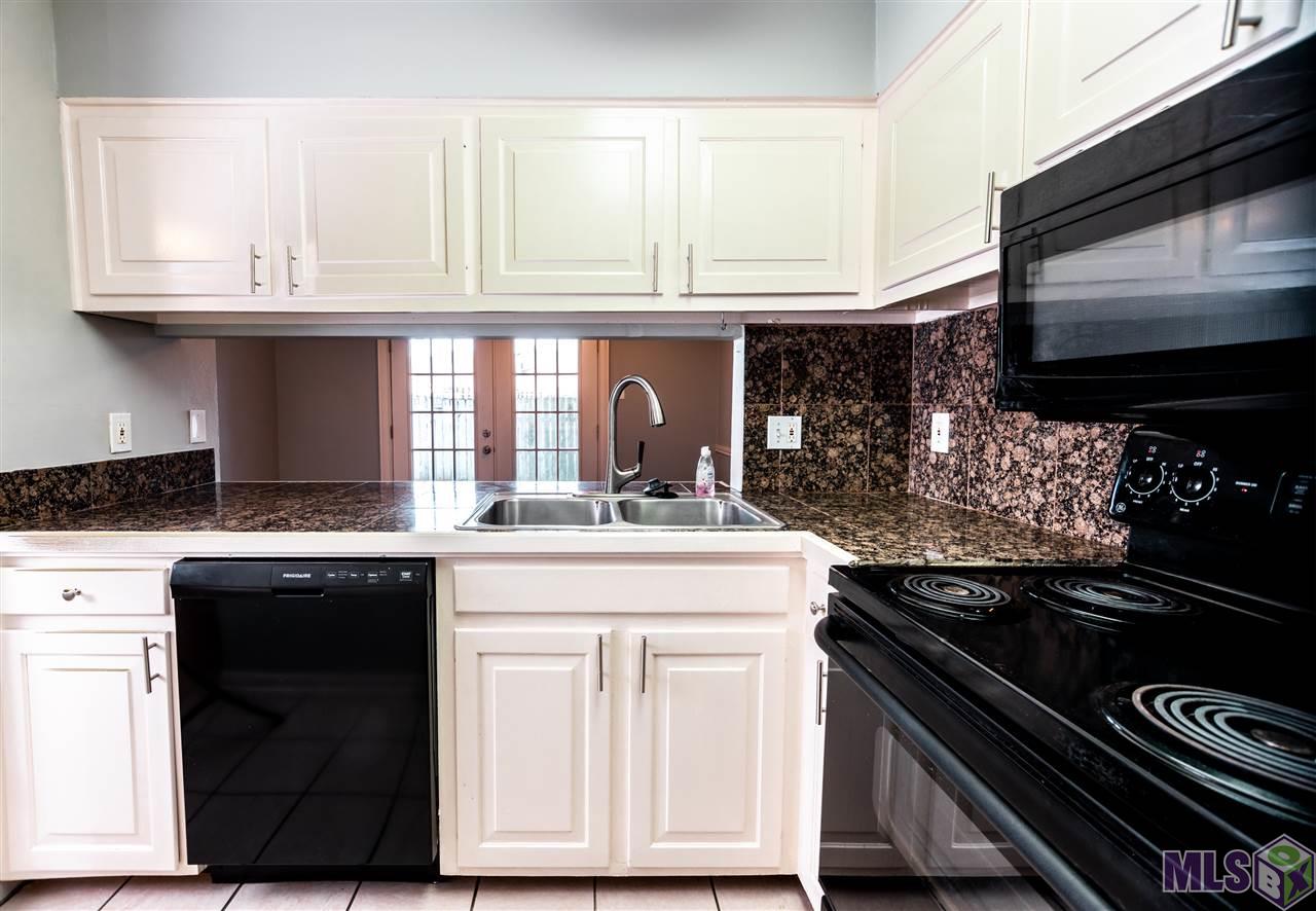 15021 Shenandoah View Court, Unit 1 Baton Rouge, LA 70817 - Photo 3 of 9
