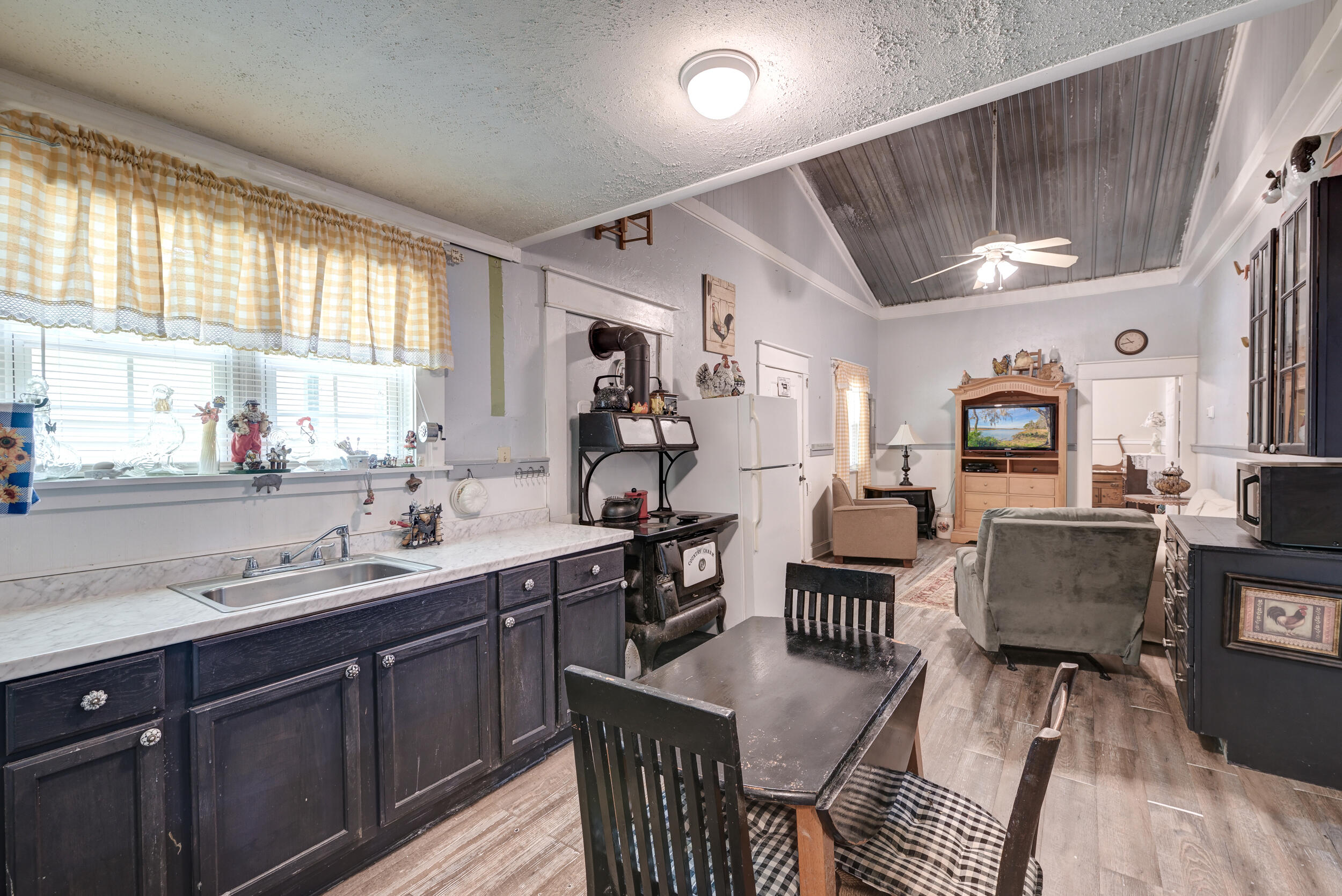 157 Gallashaw Road Summerville, SC 29483 - Photo 22 of 90 157 Gallashaw