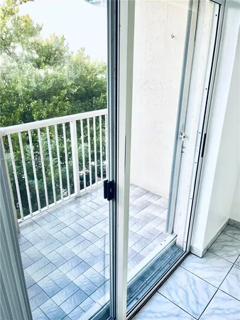 $2,000 | 6801 Harding Avenue, Unit 306, Miami Beach, FL 33141