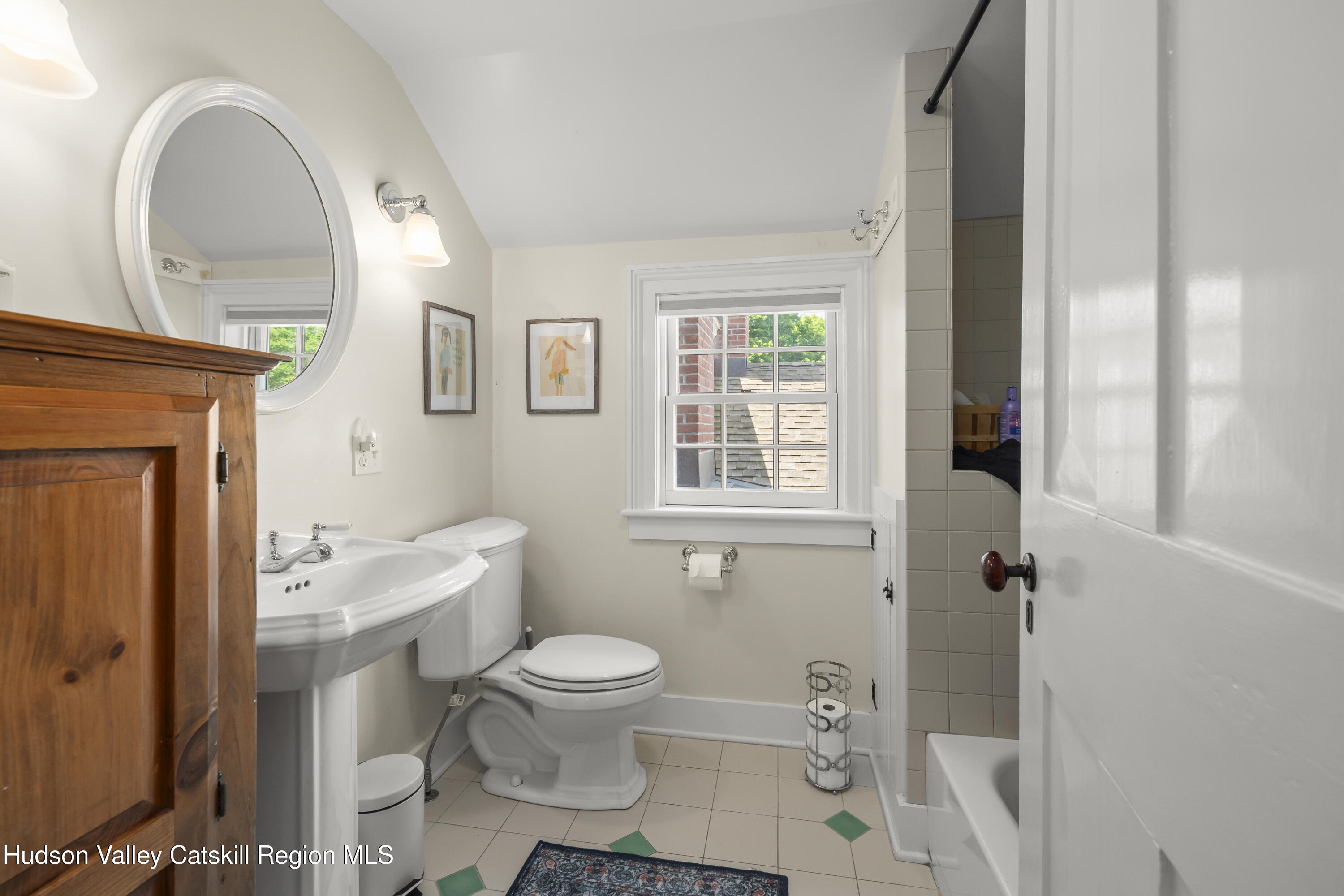 205 Bells Pond Road Hudson, NY 12534 - Photo 26 of 38 Upstairsbath