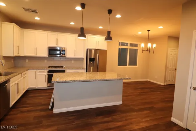 $2,350 | 9474 Brough Avenue, Las Vegas, NV 89178