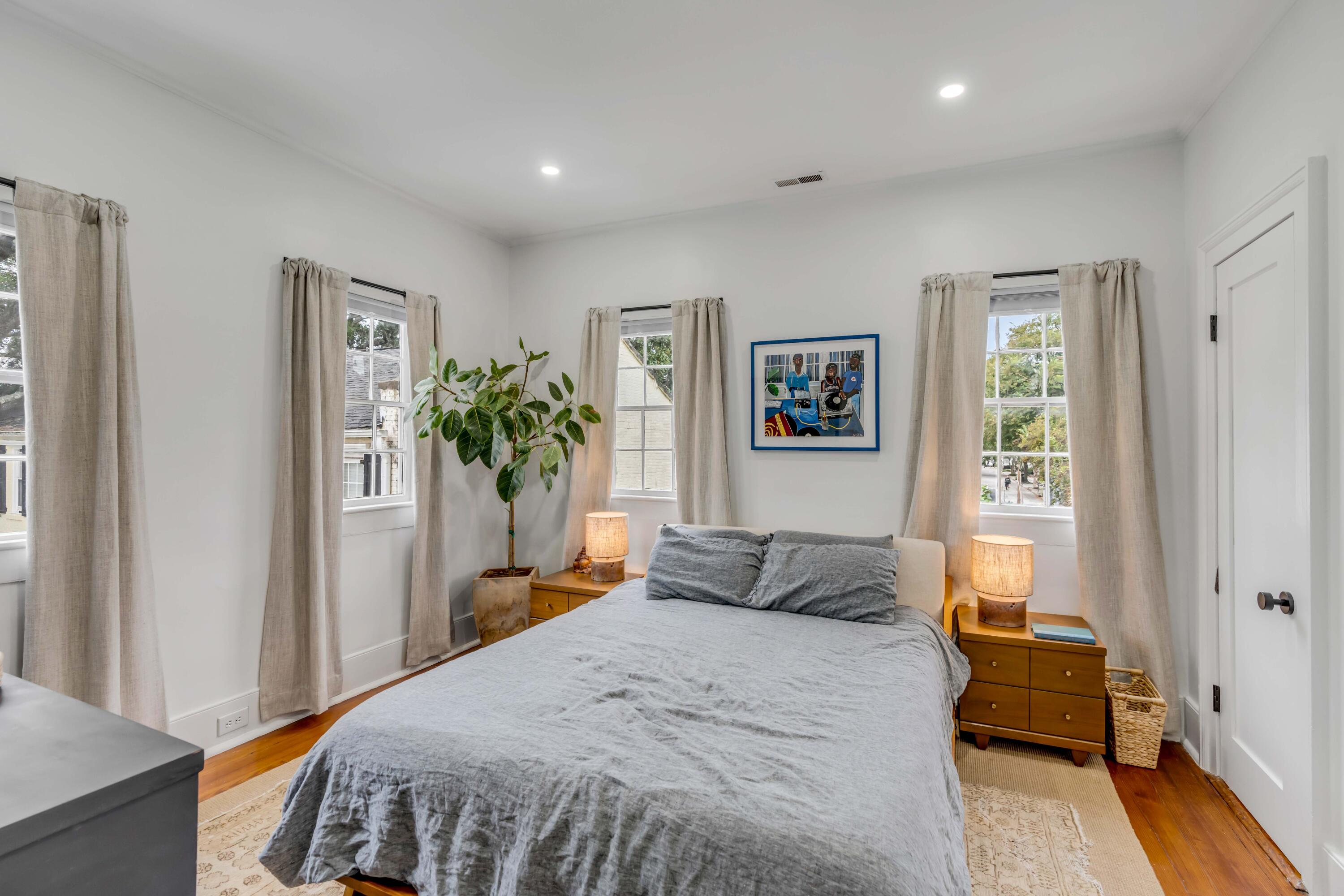 9 Franklin Street, Unit E Charleston, SC 29401 - Photo 11 of 21 Primary Bedroom