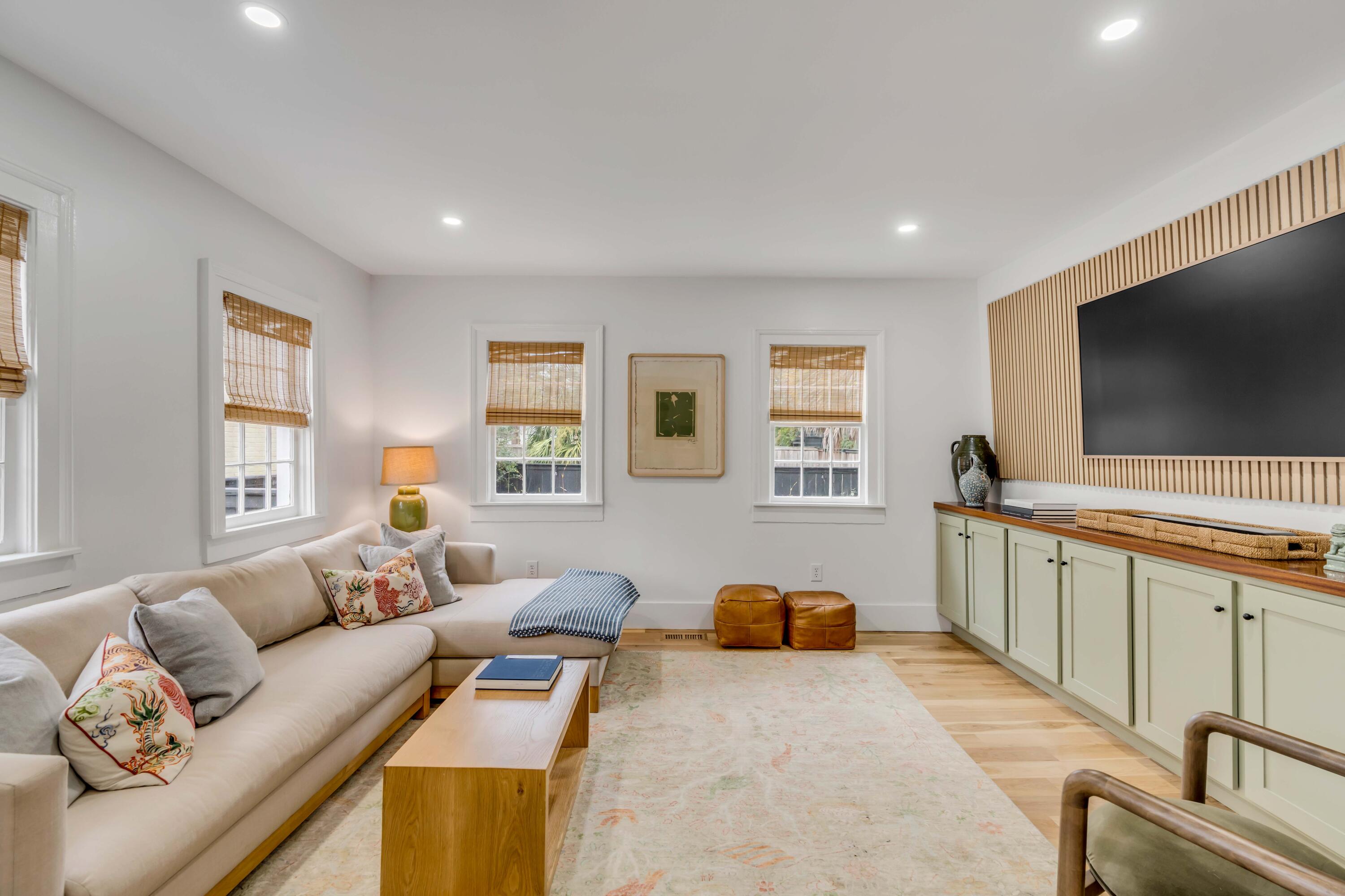 9 Franklin Street, Unit E Charleston, SC 29401 - Photo 3 of 21 Large Living Room