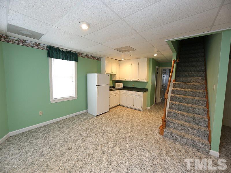 4791 Thomas Road Henderson, NC 27537 - Photo 22 of 25 a view of entryway with kitchen