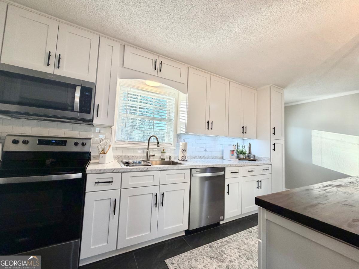 1242 Broxton Highway Hazlehurst, GA 31539 - Photo 15 of 53