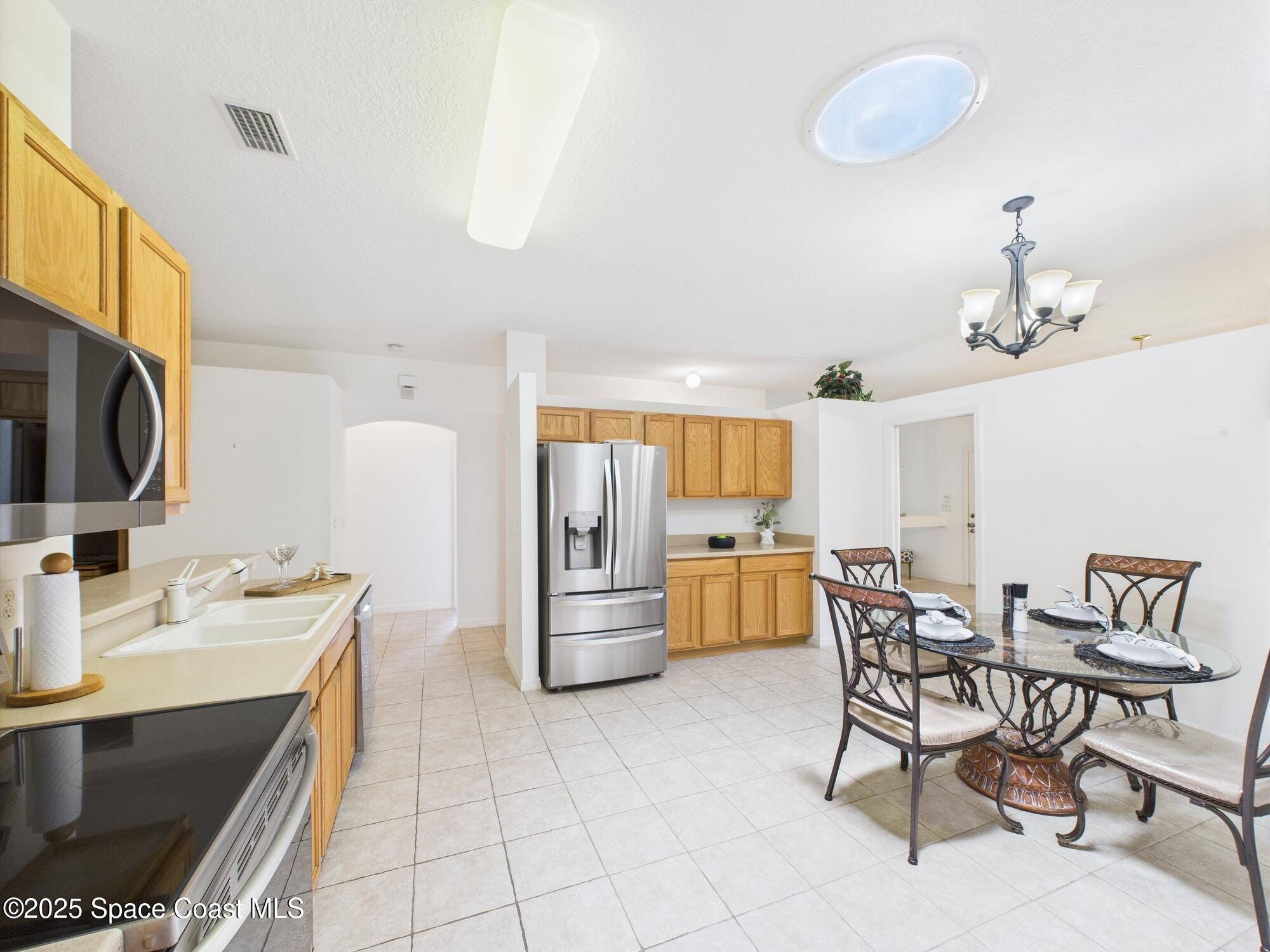 826 Riviera Avenue Sebastian, FL 32958 - Photo 10 of 35 CAM02441G0-PR0227-STILL027