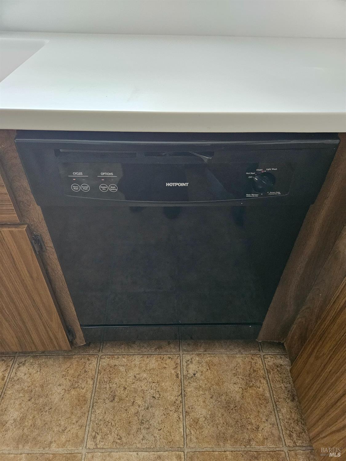 1930 Grande Circle, Unit 72 Fairfield, CA 94533 - Photo 20 of 34 a close view of closet