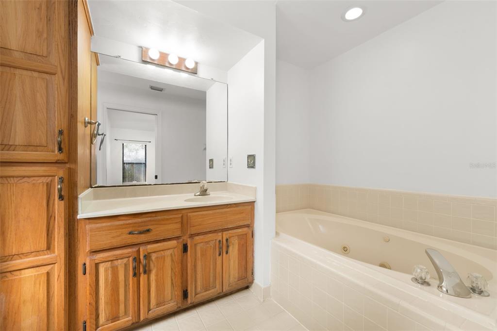 568 Northwest 39th Drive Gainesville, FL 32607 - Photo 12 of 24