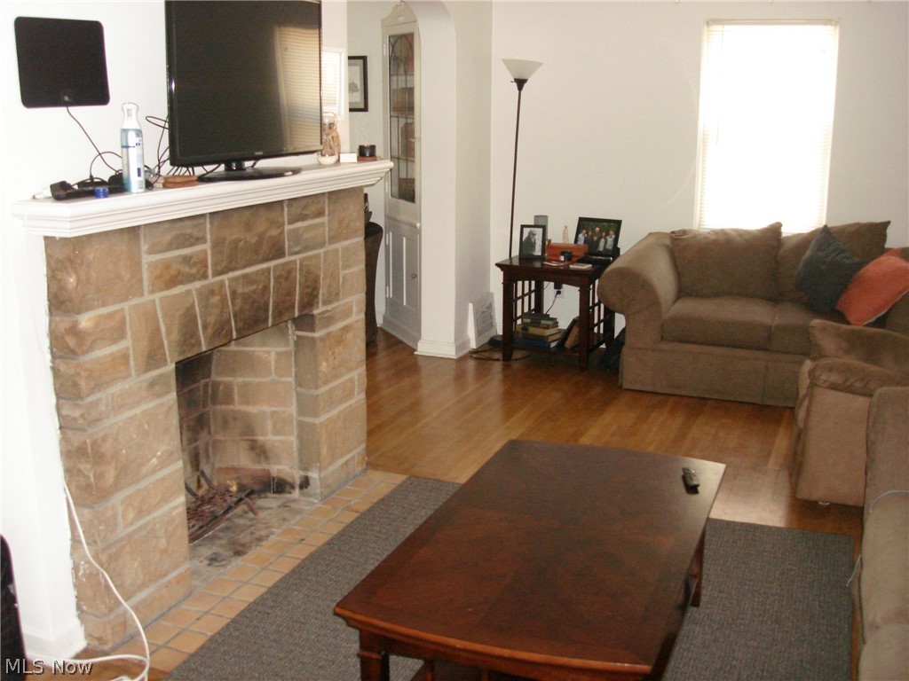 3744 Warren Road Cleveland, OH 44111 - Photo 10 of 21 Gallery Image 10