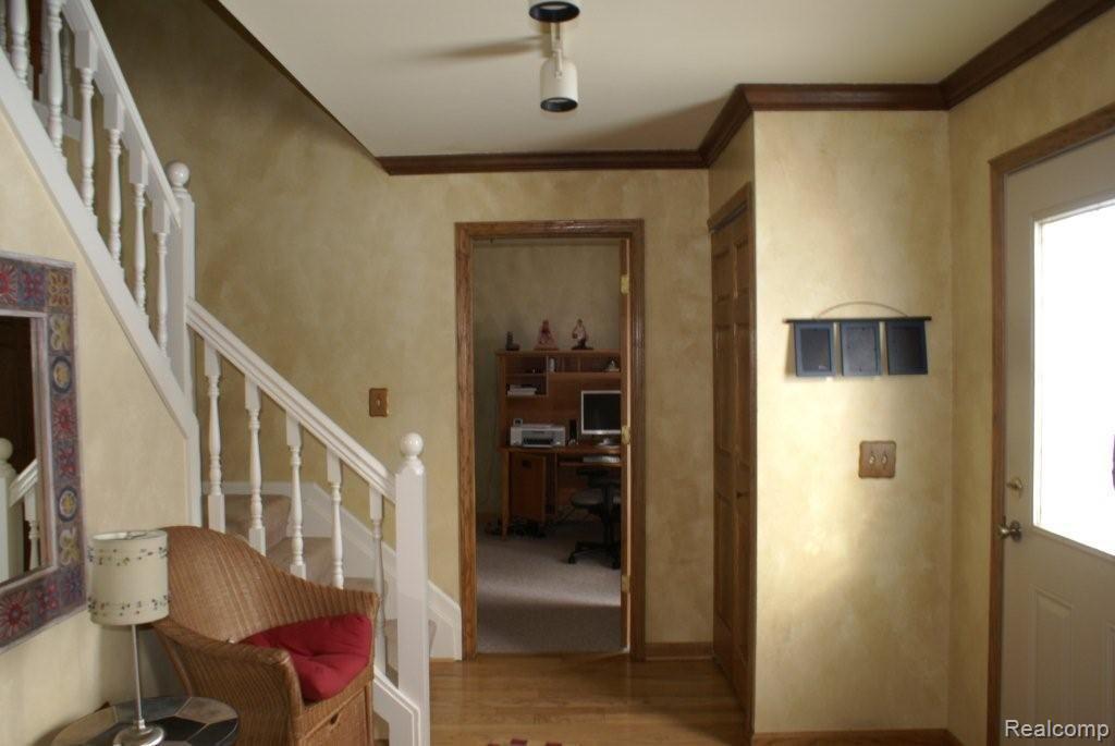 1990 Fair Oak Drive Rochester, MI 48309 - Photo 2 of 23 Foyer