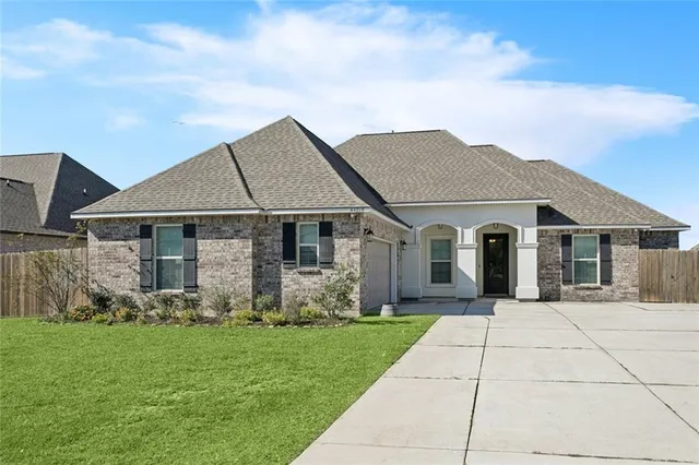 $334,900 | 44219 Kendalwood Drive, Hammond, LA 70403