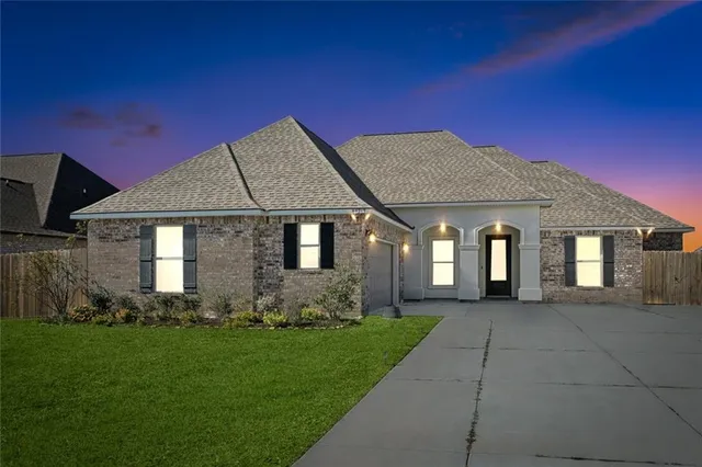 $334,900 | 44219 Kendalwood Drive, Hammond, LA 70403