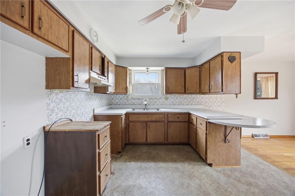103 Lovi Road Baden, PA 15005 - Photo 9 of 30