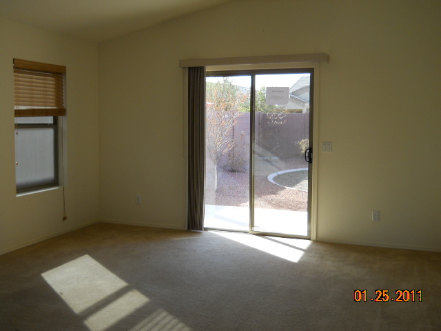 8519 West Payson Road Tolleson, AZ 85353 - Photo 5 of 19 Family Room