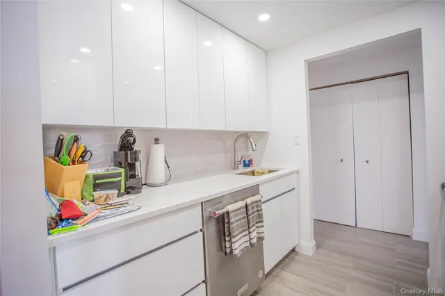 $3,700 | 230 West Broadway, Long Beach, NY 11561