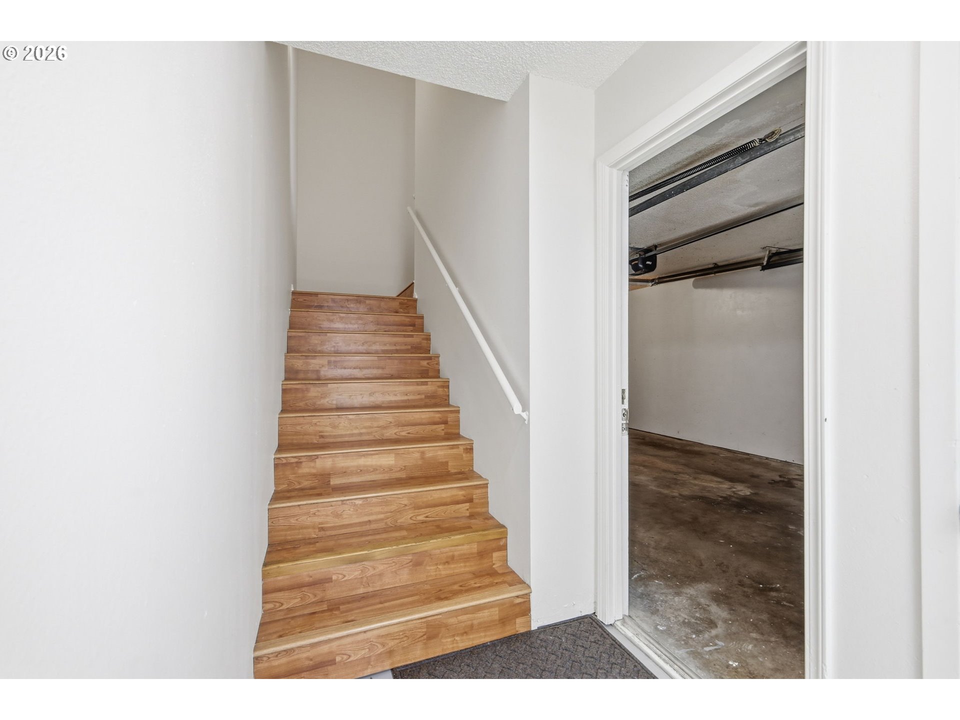 2727 Gateway Street, Unit 6 Springfield, OR 97477 - Photo 5 of 36