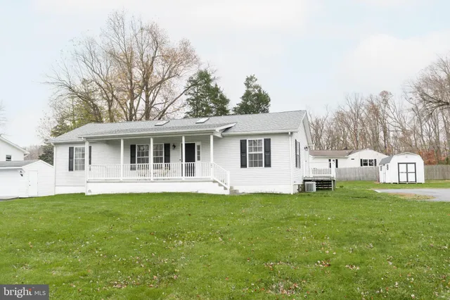 $375,000 | 22 N Road, Chesapeake City, MD 21915