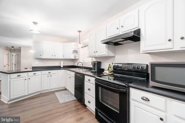 $375,000 | 22 N Road, Chesapeake City, MD 21915