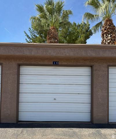860 South Village Road, Unit Z10 St. George, UT 84770 - Photo 18 of 18 View of garage