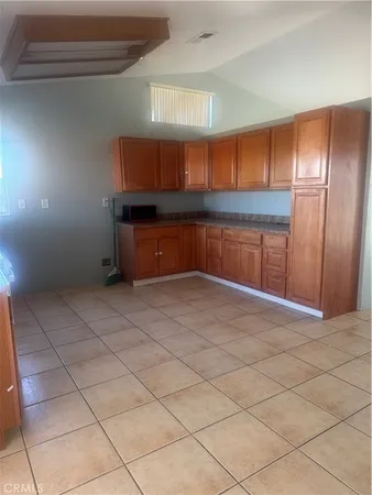 $399,900 | 10606 Arlington Street, Adelanto, CA 92301