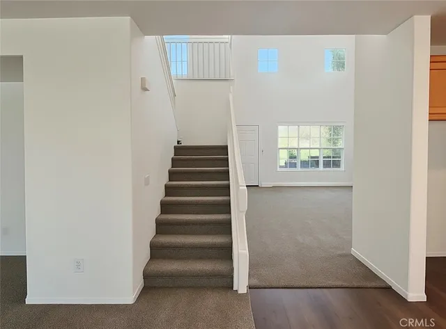 a view of entryway with bedroom