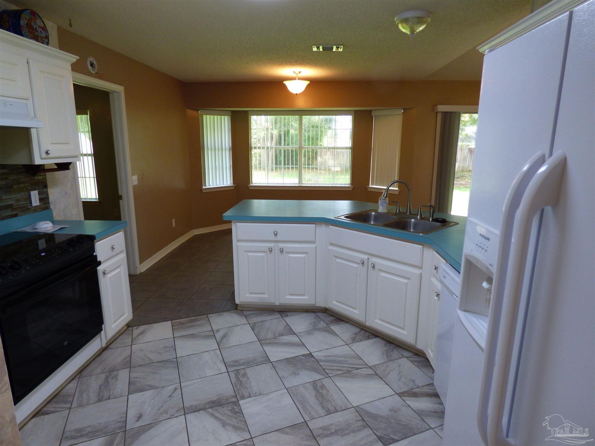 6946 Cedar Ridge Circle Milton, FL 32570 - Photo 13 of 27