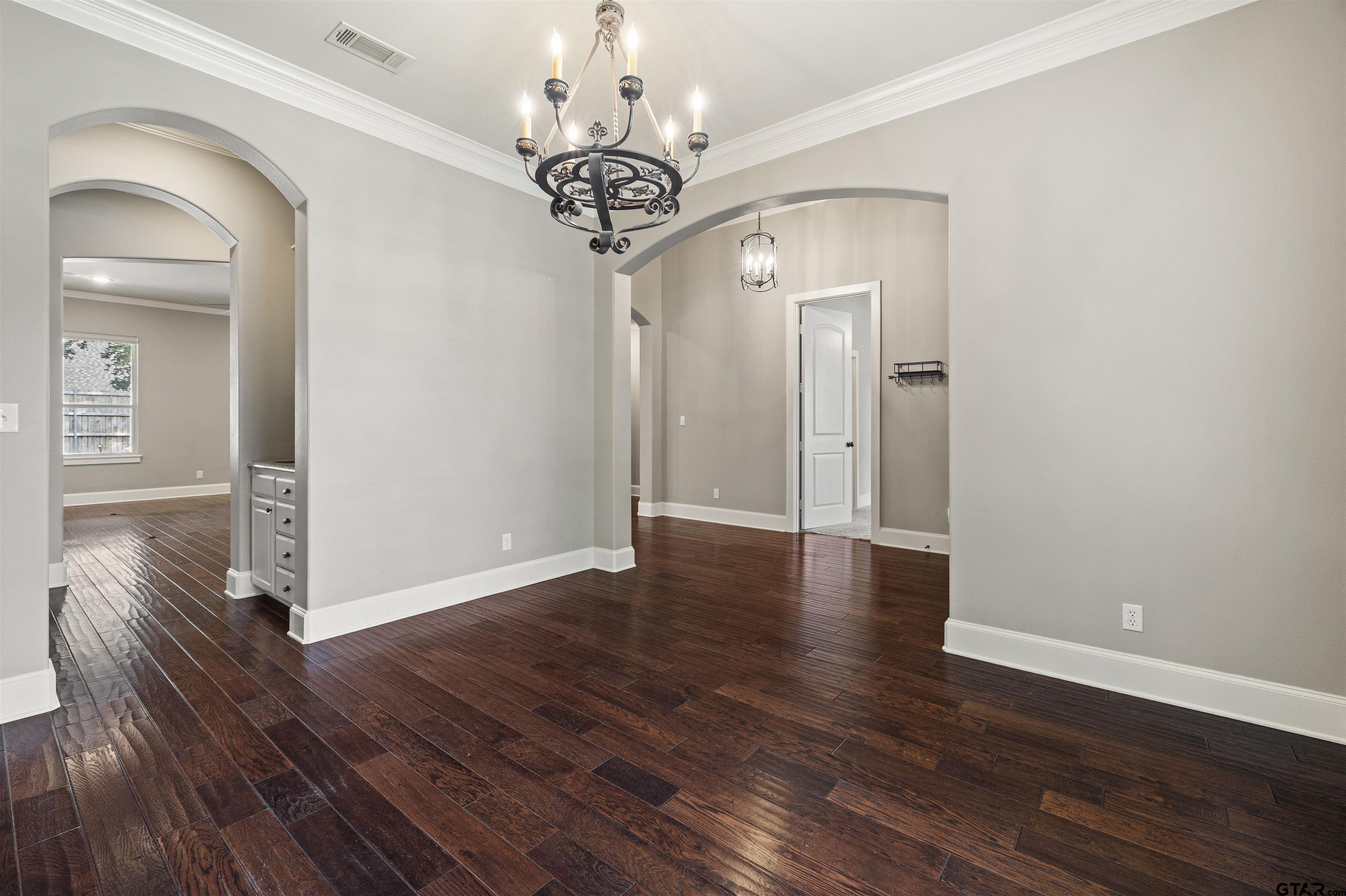 6446 Rochester Way Tyler, TX 75703 - Photo 3 of 33