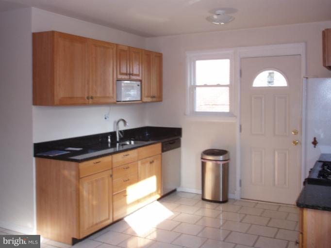 6407 Winnepeg Road Bethesda, MD 20817 - Photo 8 of 10 Kitchen