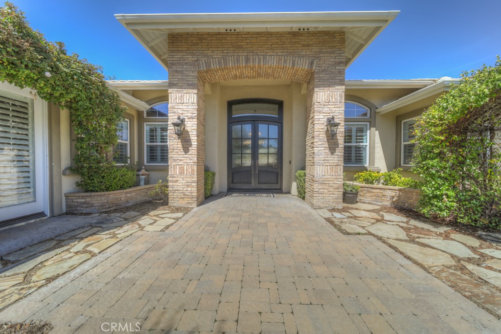 30370 Vía El Delora Temecula, CA 92592 - Photo 3 of 75