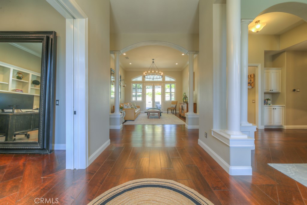 30370 Vía El Delora Temecula, CA 92592 - Photo 5 of 75