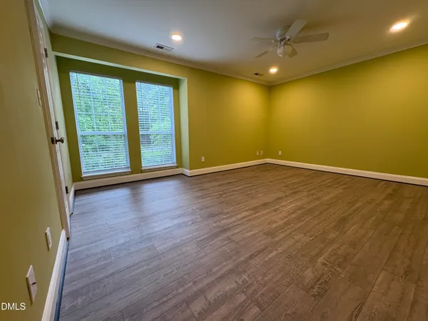 $1,600 | 1010 Kingswood Drive, Unit I, Chapel Hill, NC 27517