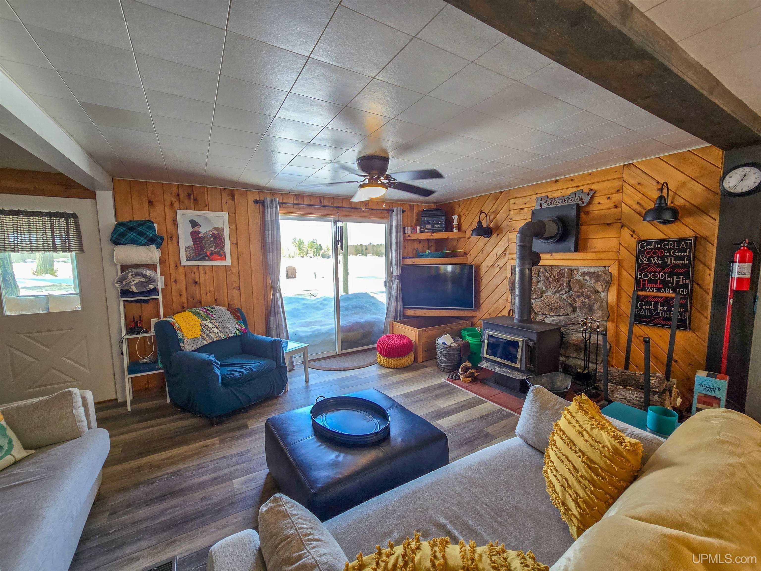 3865 Peninsula Point Road Munising, MI 49862 - Photo 17 of 88