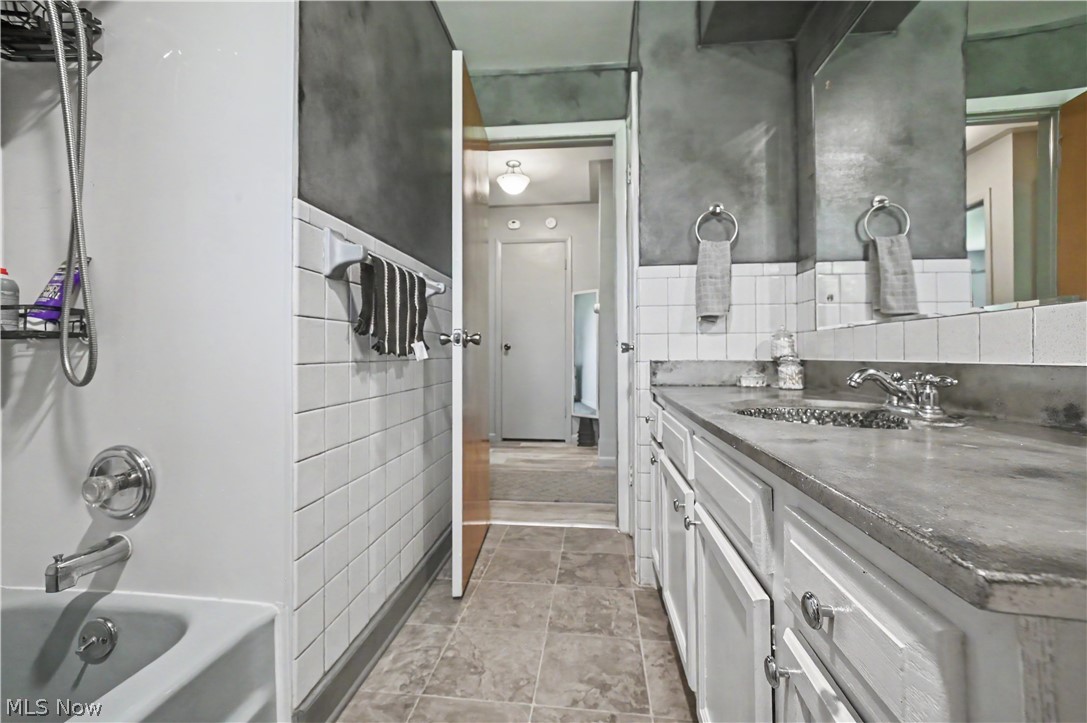 1053 Reed Road Mansfield, OH 44903 - Photo 9 of 21